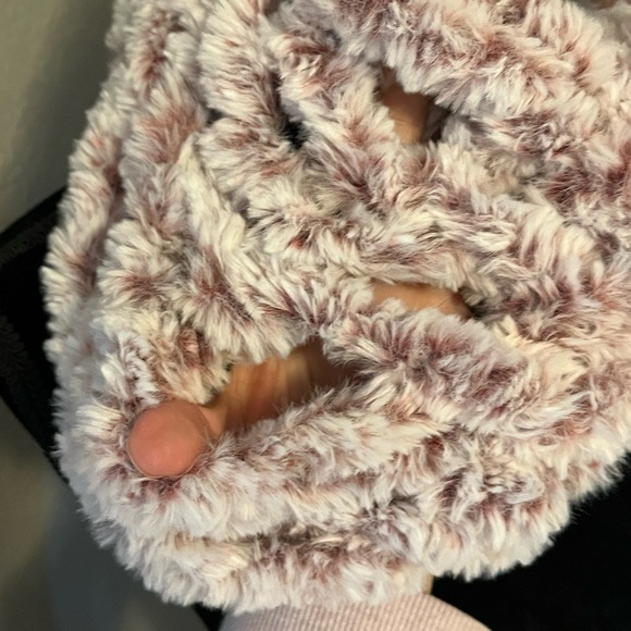 HANDMADE - SOFTEST Cowl Infinity Scarf Arm Knit!! - Picture 3 of 5